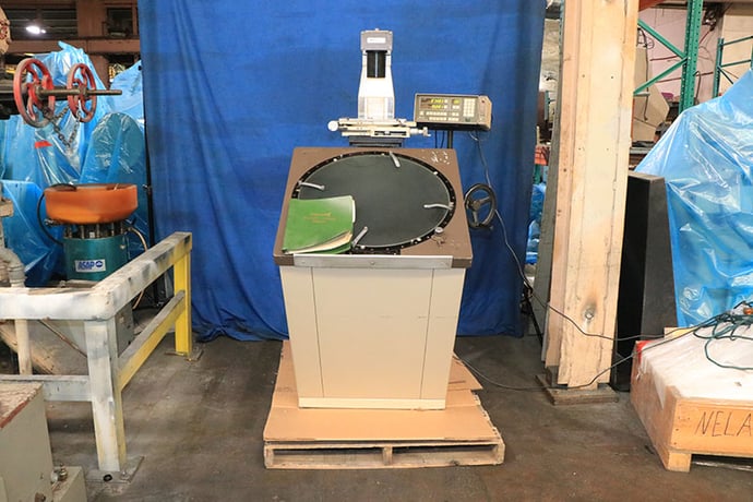 24" Mitutoyo #PV-600, vertical projection floor type optical comparator, 10X lens, Mitutoyo Micropak 2-Axis - Image 3
