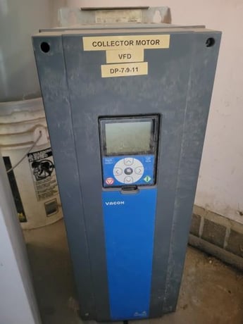 12000 cfm Nederman #NFSZ-3000, baghouse dust collector, reverse fan, 1830 sq.ft., 100 filter bags, 2014 - Image 6