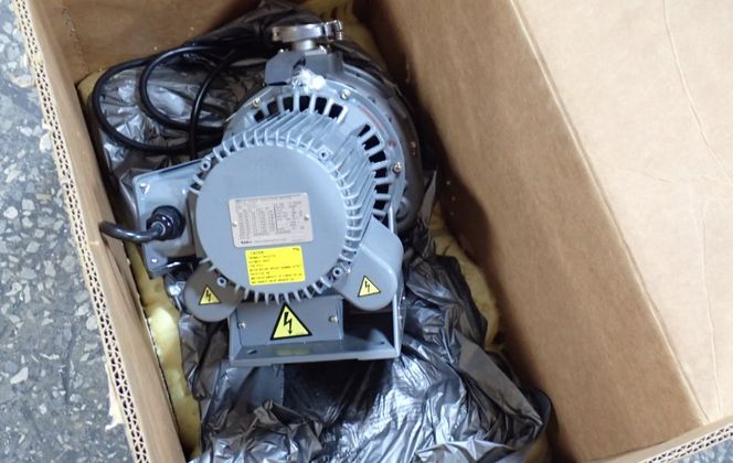 Leybold #SC15D, Vacuum Pump, 0.4 kW, 100/115 V - Image 1