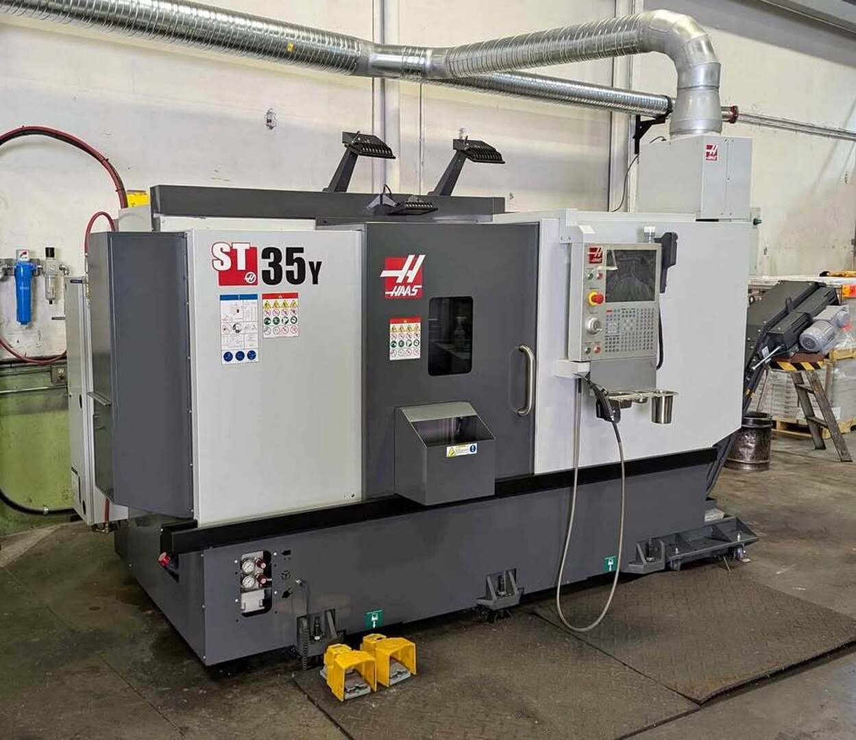 Haas #ST-35Y, CNC Lathe, 21" swing over carriage, 32.5" between centers, 4" bore, 40 HP, 220 Volts, 2022 - Image 1