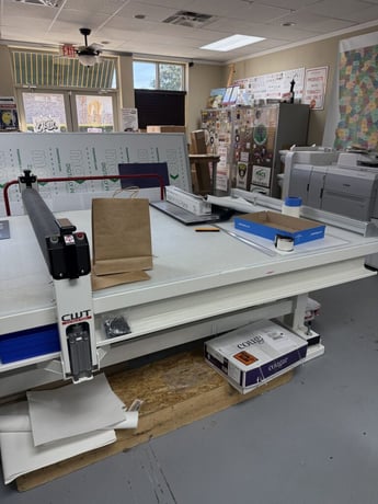 Alfa Neon #CWT, cutting table, 5' x 10', single phase vacuum pump, 2023 - Image 3