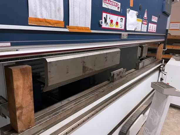 187 Ton, Trumpf #Trubend-5170, CNC press brake, 10' overall, 107" between housing, 16" throat, 24" open, 2012 - Image 4