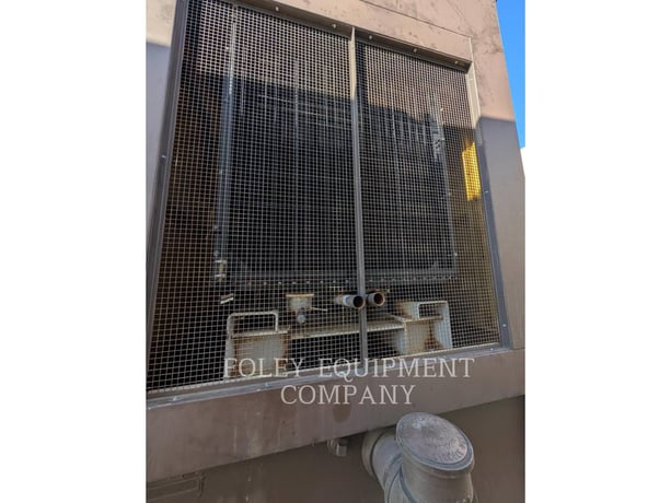 800 KW Caterpillar #3412, diesel generator set, 664 hours, 1998 - Image 3