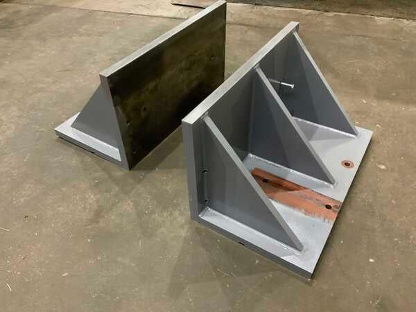 32" x 18" x 18" Angle plates, machine face, 1 pair - Image 1