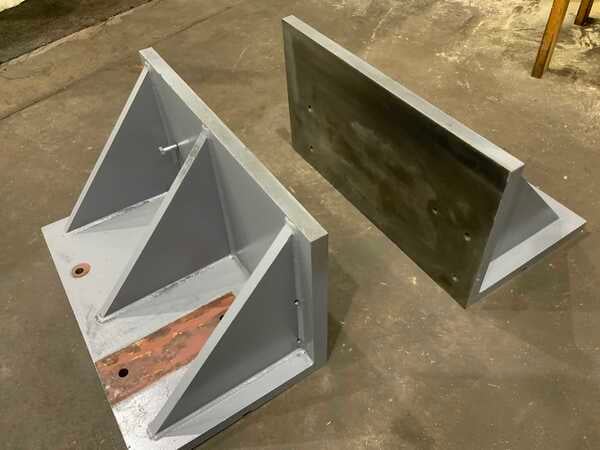 32" x 18" x 18" Angle plates, machine face, 1 pair - Image 2