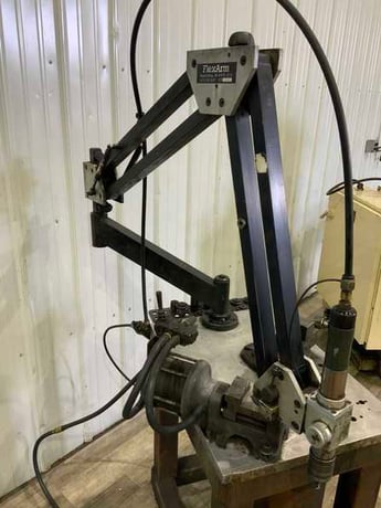 Flexarm #RNR-20, pneumatic tapping arm, swivel base, pneumatic vise, tooling, 2008 - Image 3