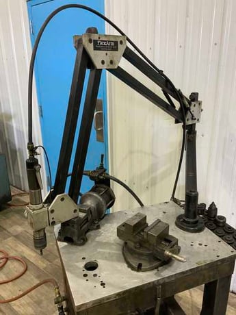 Flexarm #RNR-20, pneumatic tapping arm, swivel base, pneumatic vise, tooling, 2008 - Image 4