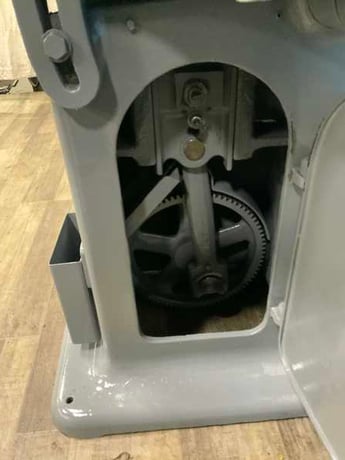 1/16" x 7-1/2" Davis #5, keyseater, tilt table, micro depth stops, resistance bar, 2 HP, 48 SPM - Image 6