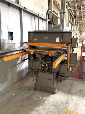 35 Ton, Herman Schwabe #DG, 30" x 34" die cutter, manual shuttle table for steel rule knife, 2 hand Control - Image 1