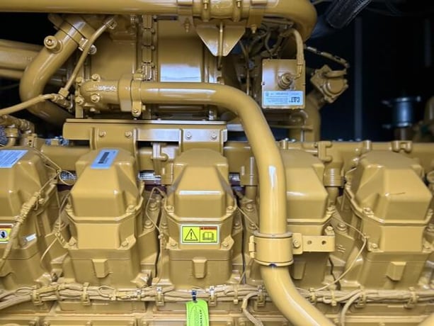 1000 KW Caterpillar #G3512, Standby Natural gas Generator, 1341 HP, sound attenuated enclosure, 500 Hrs, 2021 - Image 5