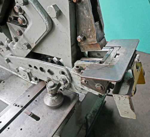 4" x 4" x 1/4" Hill-Acme #3, Metalworker, 33 ton, 12-1/2" throat, 1" stroke, 5 HP - Image 8