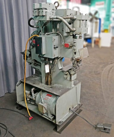 4" x 4" x 1/4" Hill-Acme #3, Metalworker, 33 ton, 12-1/2" throat, 1" stroke, 5 HP - Image 10