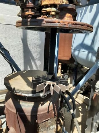 10 gallon Pfaudler reactor, glass lined, 120 psi, jacketed, agit - Image 5
