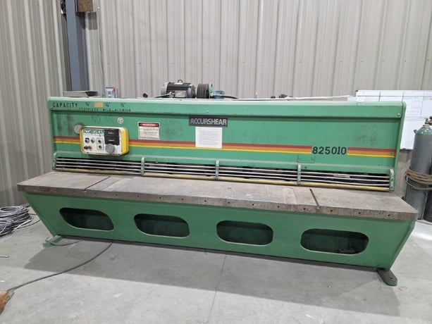 Accurpress #825010, hydraulic shear, 1984 - Image 1