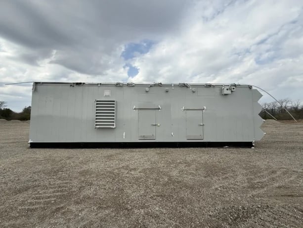 3000 KW Cummins #C3000D6E, diesel generator set, 480 Volts, 60 Hz, Cummins QSK95 engine, enclosure w/o tank - Image 6