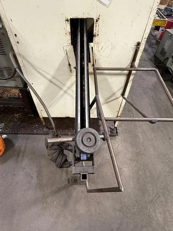 Fuji #FS-4, Cnc Lathe, w/ robot loader, 4000 RPM, 10/15 HP, 8" chuck, Fanuc 21I-TB cnc, 11.8" stroke, 2005 - Image 3