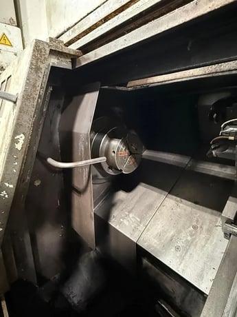 Fuji #FS-4, Cnc Lathe, w/ robot loader, 4000 RPM, 10/15 HP, 8" chuck, Fanuc 21I-TB cnc, 11.8" stroke, 2005 - Image 5