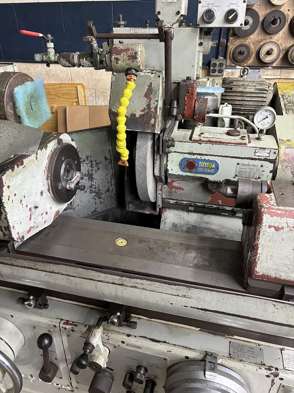 12.5" x 19.7" Toyoda #GOP32X50, cylindrical grinder, 16" x 3" x 5" wheel, 5 HP, plunge, hydraulic tailstock - Image 2