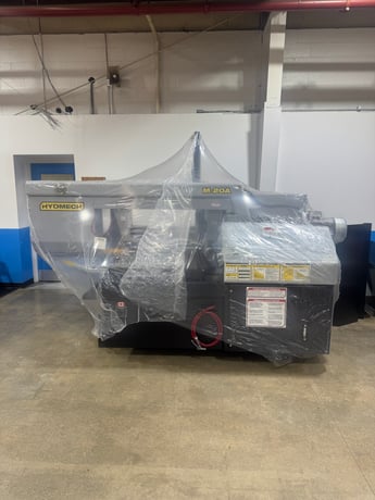 Hyd-Mech #M-20A, automatic horizontal mitre saw, overhead bundling and mist option, brand new - Image 2