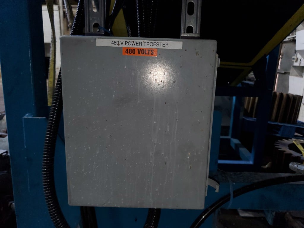 34" wide Intralox, Extruder Feed Conveyor, pneumatic wig-wag w/ 36" wide idler rolls at discharge, (3 - Image 3
