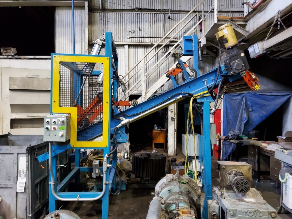 34" wide Intralox, Extruder Feed Conveyor, pneumatic wig-wag w/ 36" wide idler rolls at discharge, (3 - Image 5