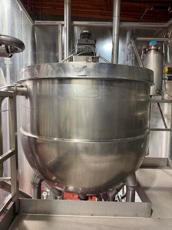 500 gallon Groen, Jacketed Cook & Mix Kettle, Stainless Steel, scrape agitated, 90 psi @ 325°F, 3" bottom - Image 6