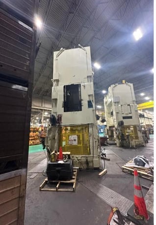 800 Ton, Clearing #S2-800-132x60, straight side double crank press, 18" stroke, 34" Shut Height, 12" adj., 12 - Image 5