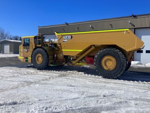 Caterpillar AD45, Underground Mining Truck, 581 HP Cat C18 engine, 49-ton payload, 201-gallon fuel tank - Image 5