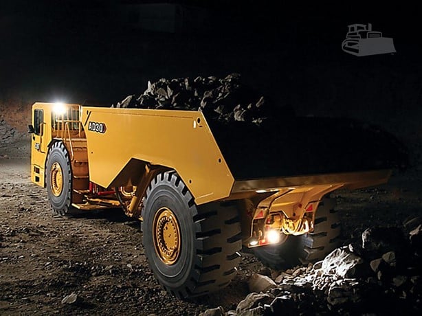 Caterpillar AD45, Underground Mining Truck, 581 HP Cat C18 engine, 49-ton payload, 201-gallon fuel tank - Image 10