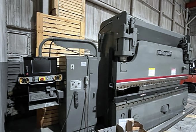 135 Ton, Cincinnati #135T, hydraulic press brake, 12' overall, 126" between housing, 8" stroke, 12" throat - Image 1