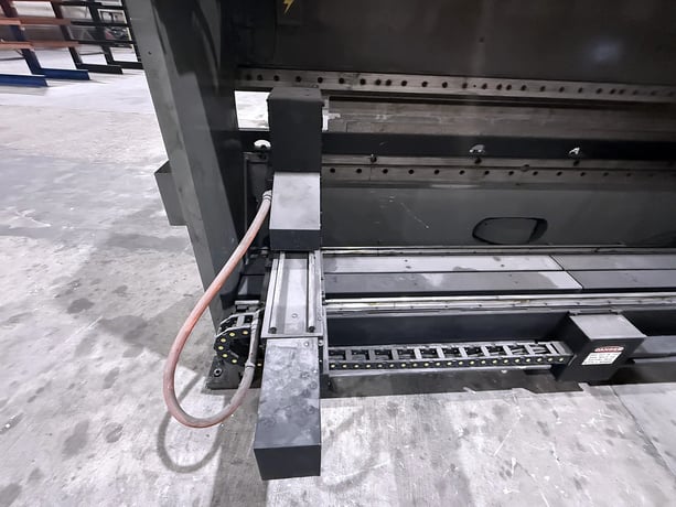 135 Ton, Cincinnati #135T, hydraulic press brake, 12' overall, 126" between housing, 8" stroke, 12" throat - Image 8