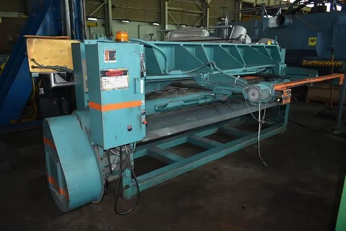 10 gauge x 10' Wysong #1010, Power Squaring Shear, 10' overall, 120" blade, 10 HP, 60 SPM - Image 1