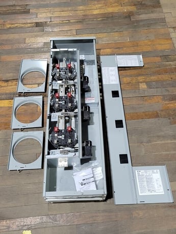 125 Amps, Eaton #3MM312RRL, Meter Stack, 3 Socket, 1ph, 3W. 120/240 VAC, 800A Bus, unused - Image 2