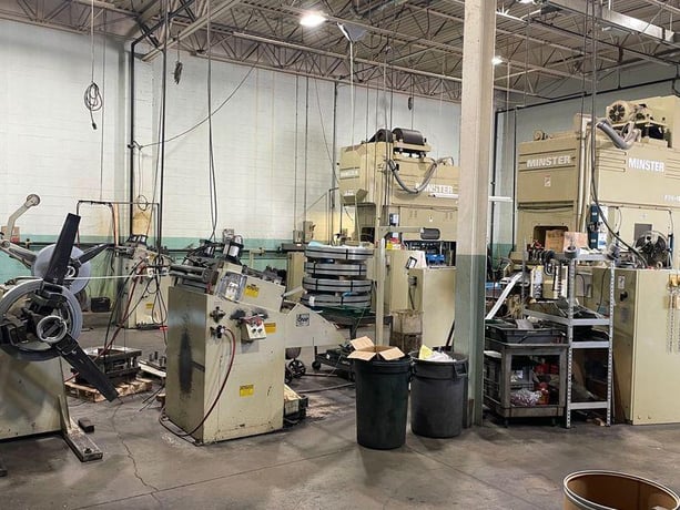 6500 lb. CWP #4R-24/24C, coil reel & straightener comb., 24" W x .187" stock, 60" OD, 13"-21" ID, 3-leaf - Image 2