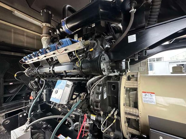 750 KW Kohler #750REZK, Natural gas generator set, 277/480 Volts, 976 hours, 1059 HP @ 1800 RPM, Siemens - Image 7