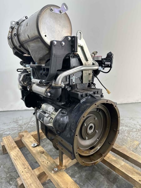 69 HP Yanmar #4TNV98C-NMT, Engine, tier 4, warranty, unused - Image 4