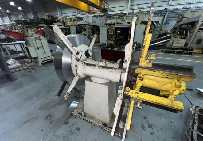 4000 lb. Perfecto #40-16, double end uncoiler, 18" mandrel width, 60" outside dimensions, 16"-20" ID, manaul - Image 1