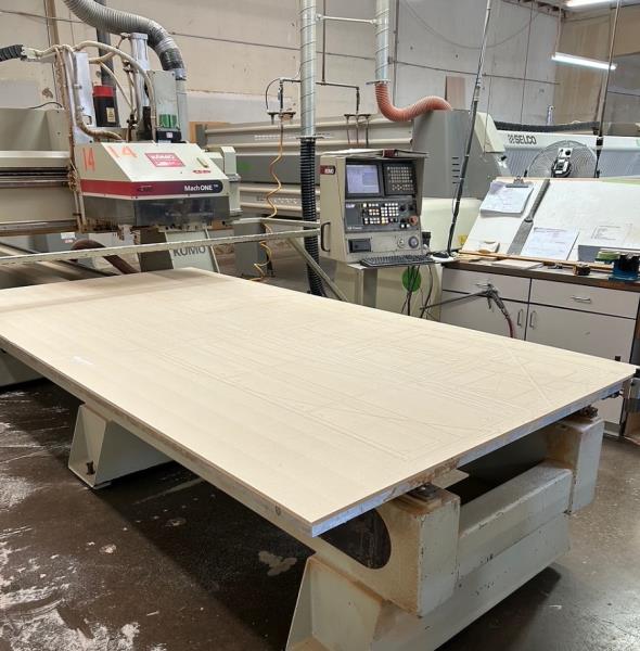 Komo #VR-510-Mach-One, CNC router, 60" x120" tbl., 8 ATC, 12 HP, BT30, 18k RPM, 2000 - Image 1