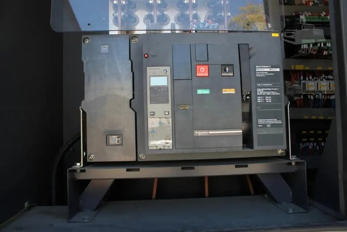 1000 KW Atlas Copco #QAC1200, Containerized Rental Type Generator on Trailer - Image 4