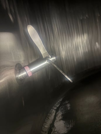 Cherry Burrell, 9000 gallon 304 Stainless Steel refrigerated silo tank, agitator - Image 5