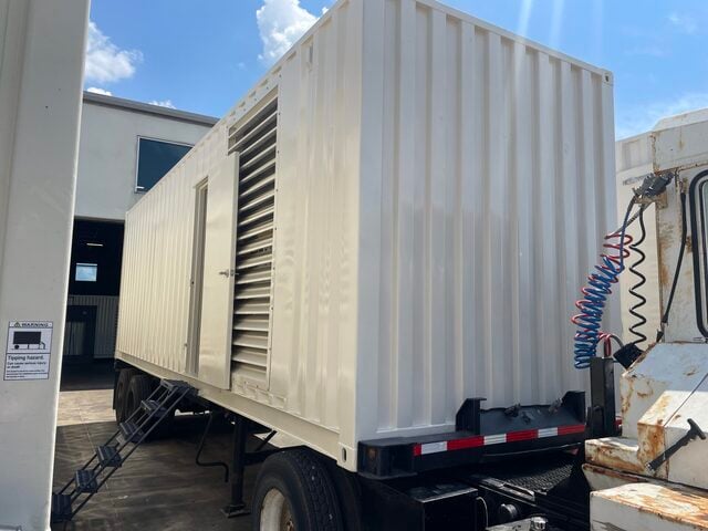 1750 KW Caterpillar #3516, Diesel Power Module, 25Z Prefix engine, 1800 RPM, Deep Sea 7310 controls, 480 - Image 2