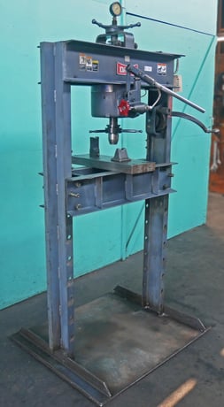 50 Ton Dake #50H, Hydraulic H-Frame Shop Press, 32-3/4" between housing, 4" ram travel, 7" stroke - Image 3