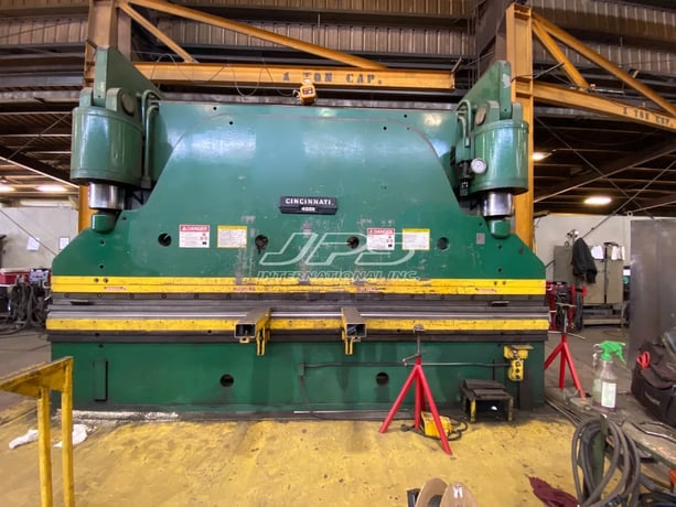 400 Ton, Cincinnati #400H12, Hydraulic Press Brake, 12' overall length, 12" stroke, 1964 - Image 1