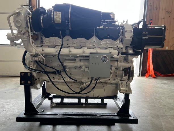 1800 HP Caterpillar #C32, Marine Diesel Engine, 2300 RPM, Heat Exchanger, Sea Water Pump, 750 hours, 2007 - Image 5