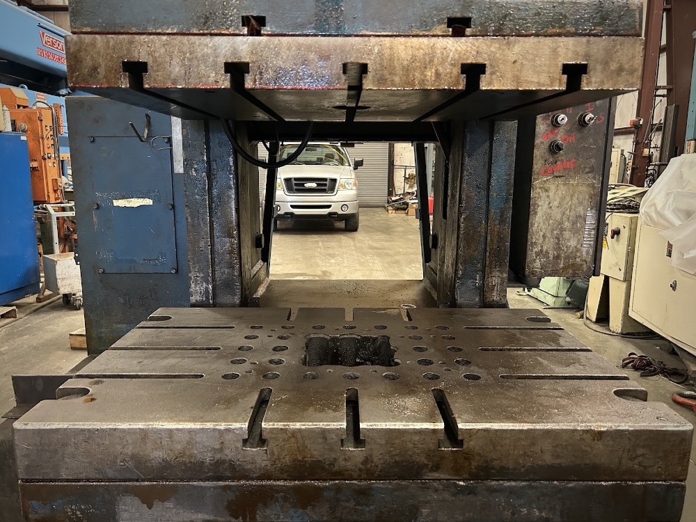110 Ton, Niagara #E110, back gear obi press, 8" stroke, 21" Shut Height, 40 SPM, 5" adj., air clutch & brake - Image 6