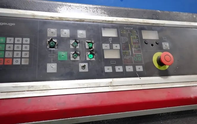 20" x 20" Amada #HFA-20S, Horizontal Band Saw, w/Roller Conveyor - Image 8