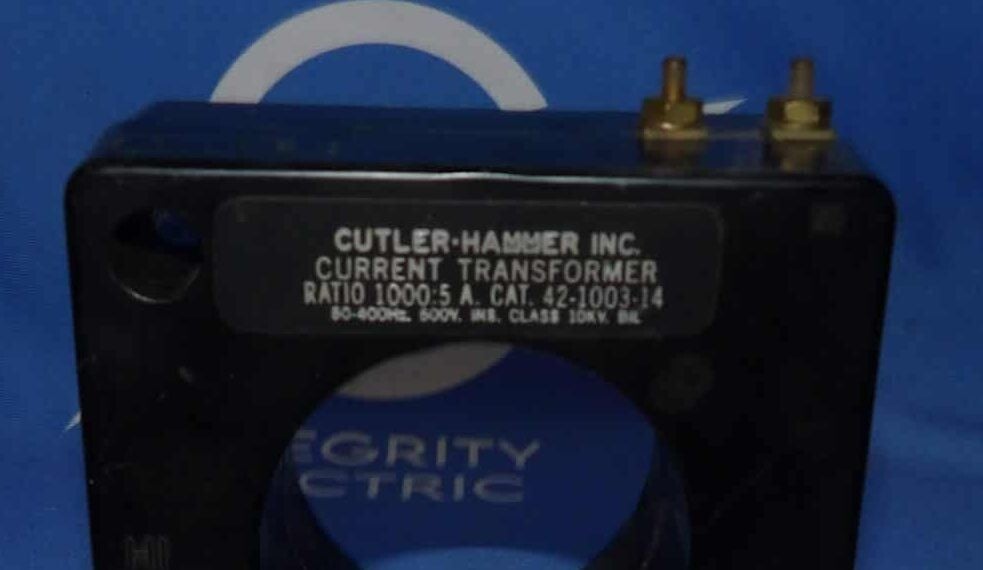 Cutler-Hammer 42-1003-14, Window-Type Current Transformer, 1000:5 ratio, 600 Volt, 50-400 Hz - Image 2
