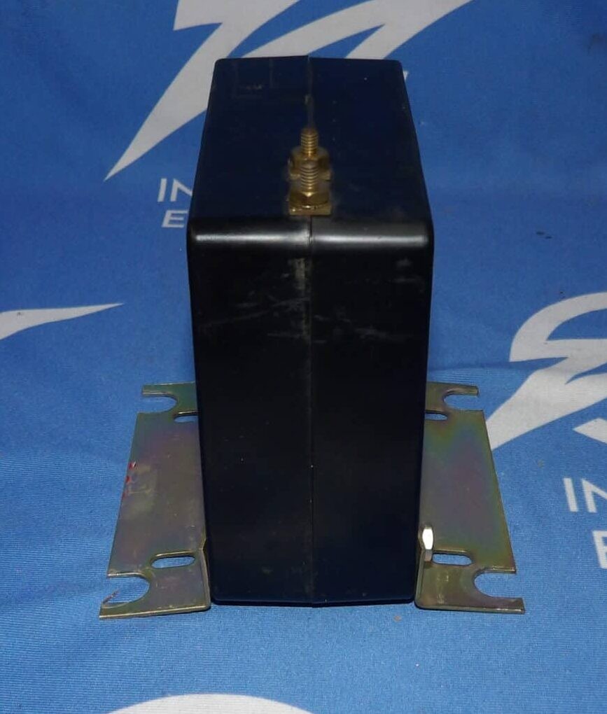 Cutler-Hammer 42-1003-14, Window-Type Current Transformer, 1000:5 ratio, 600 Volt, 50-400 Hz - Image 3