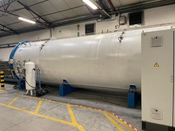 102" x 394" Marca-Olmar #AT2600/10000, Autoclave, 660 KW electric open coil heaters, 180,000 liters, 305 psi - Image 1
