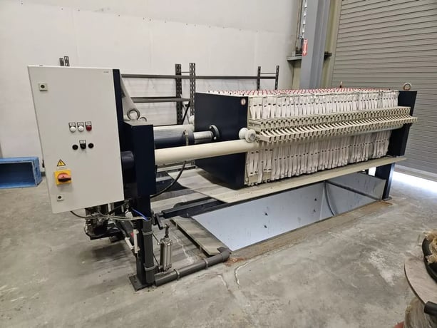 31.5" Simex G.m.b.h. #SPK80-35/40, hydraulic filter press, (42) 800mm x 800mm plates, 2017 - Image 1
